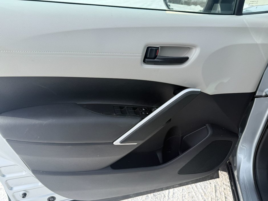 2026 Toyota COROLLA CROSS L FWD L-8