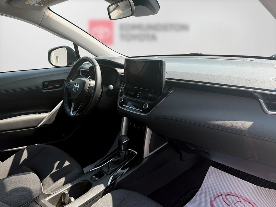 2023 Toyota Corolla Cross LE-7