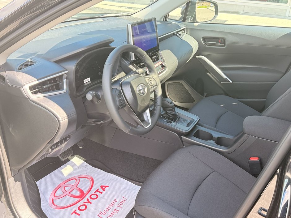2026 Toyota COROLLA CROSS LE AWD LE-6