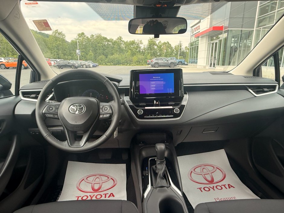 Toyota COROLLA LE CVT LE 2026-9