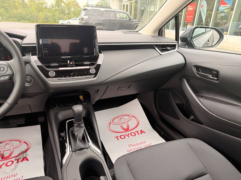 Toyota COROLLA LE CVT LE 2026-9