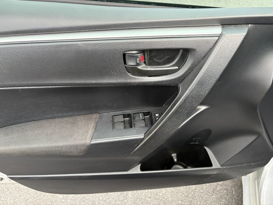 2016 Toyota COROLLA CE-9