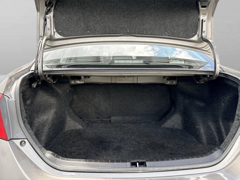 2017 Toyota COROLLA SE-13