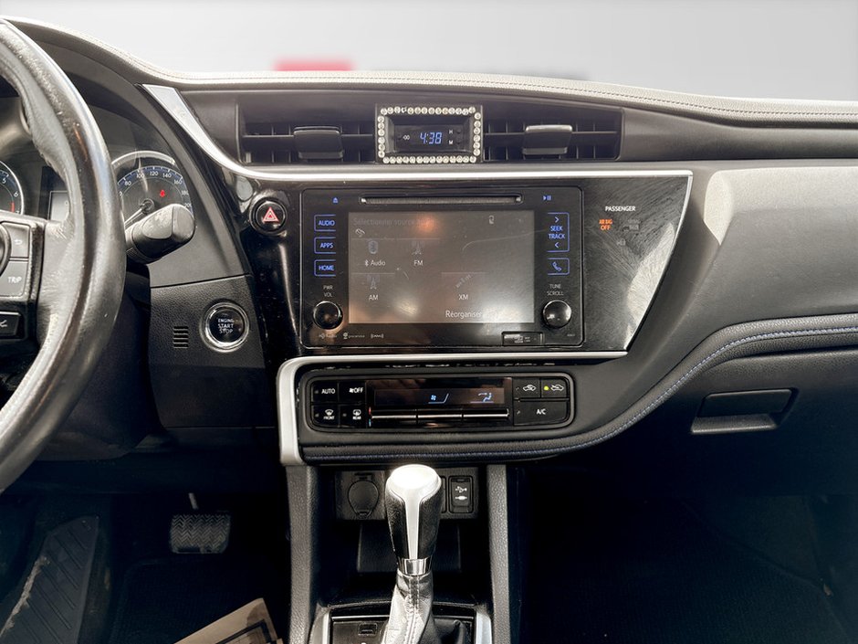 2017 Toyota COROLLA SE-9