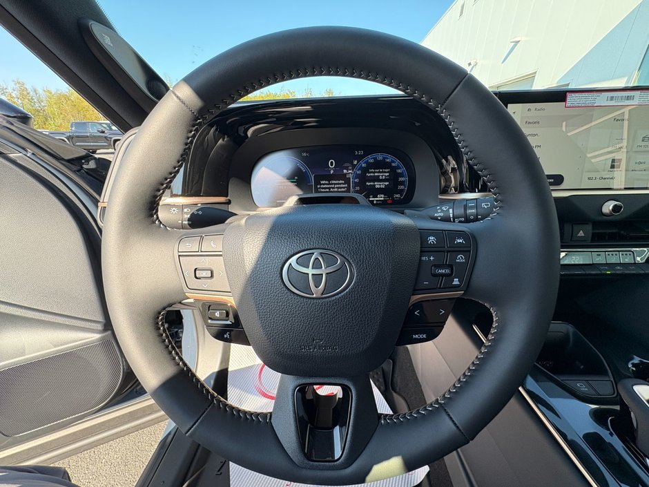 2025 Toyota CROWN SIGNIA LIMITED Limited-11