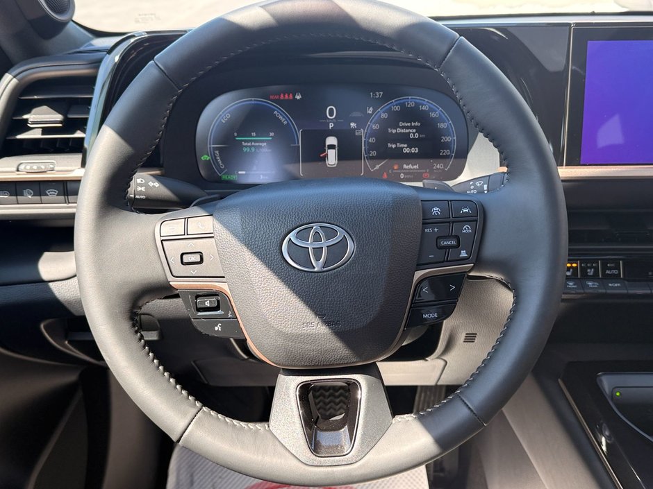 Toyota Crown Signia LIMITED 2026-9