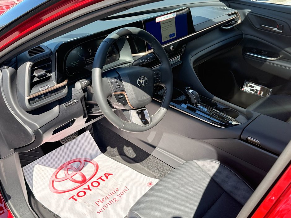 Toyota Crown Signia LIMITED 2026-6