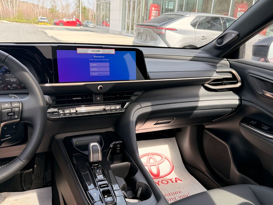 Toyota Crown Signia LIMITED 2026-10