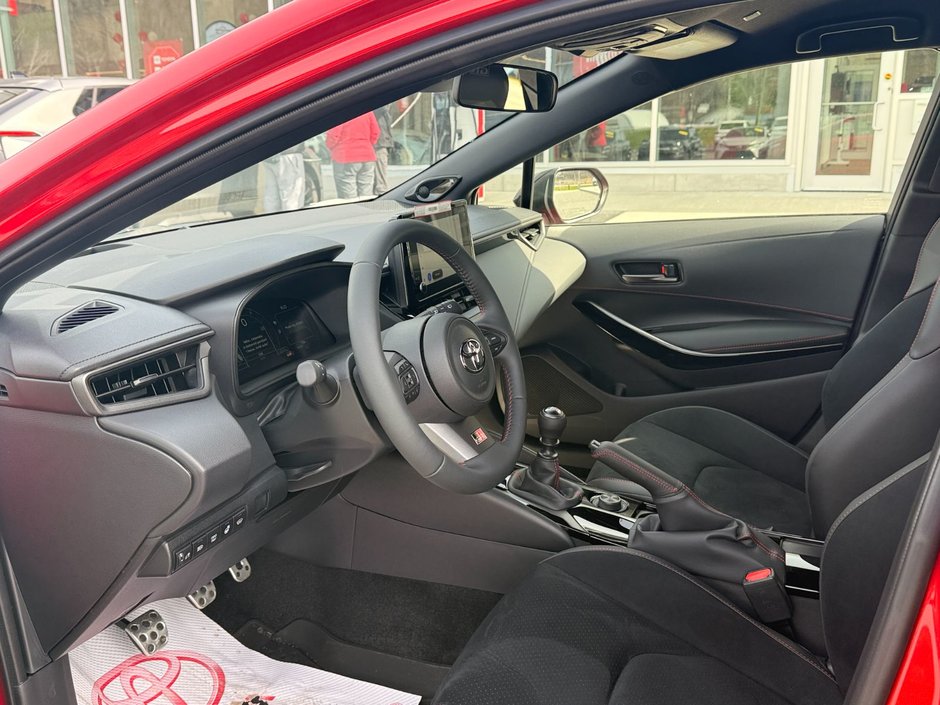 Toyota GR Corolla PREMIUM MT - PREMIUM COLOUR 2025-6