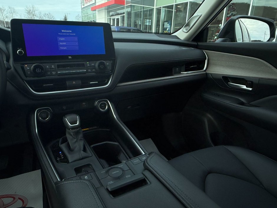 2026 Toyota GRAND HIGHLANDER LIMITED AWD Limited-13