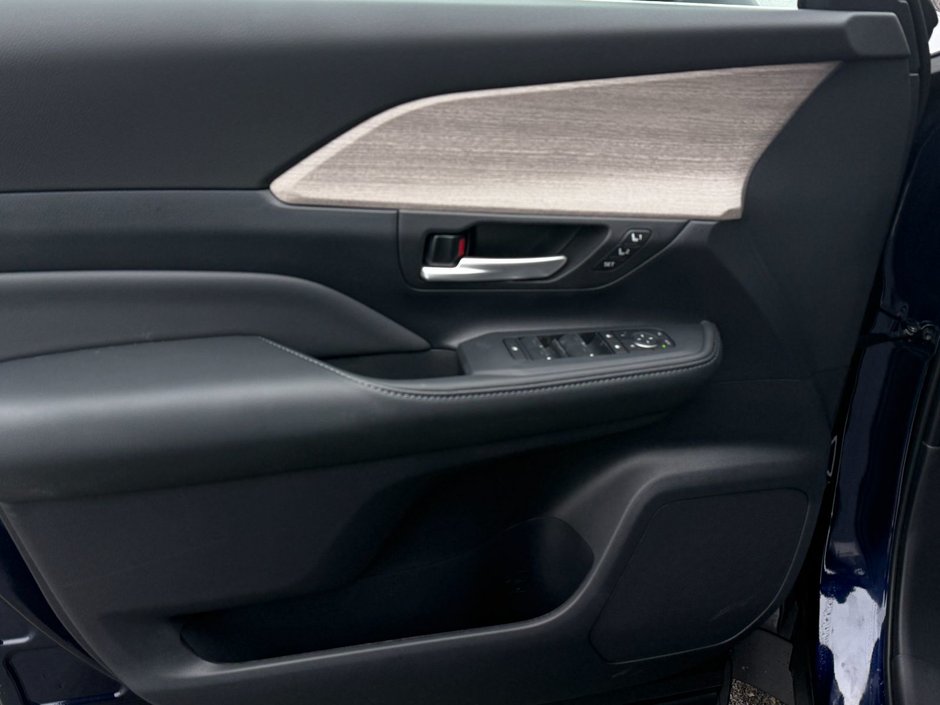 2026 Toyota GRAND HIGHLANDER LIMITED AWD Limited-10