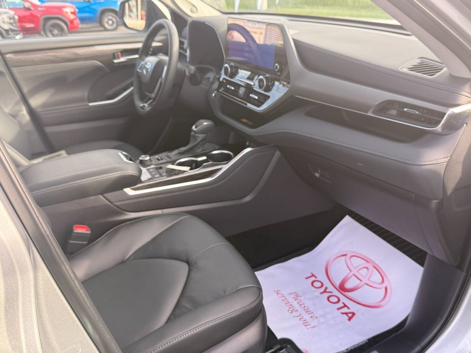 2025 Toyota HIGHLANDER LIMITED AWD Limited-12