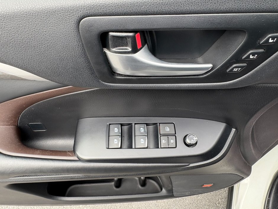 Toyota HIGHLANDER LIMITED Limited 2019-9