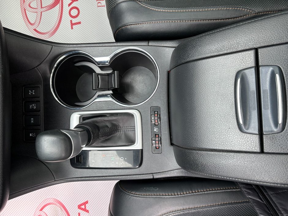 Toyota HIGHLANDER LIMITED Limited 2019-16