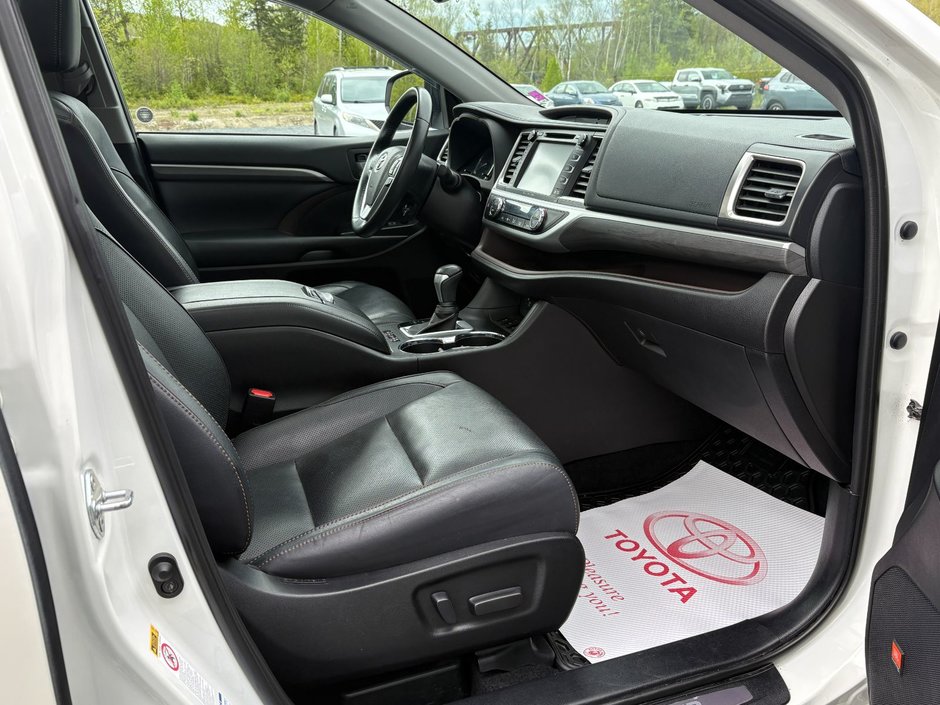 Toyota HIGHLANDER LIMITED Limited 2019-18