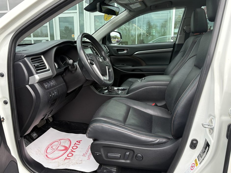 Toyota HIGHLANDER LIMITED Limited 2019-10