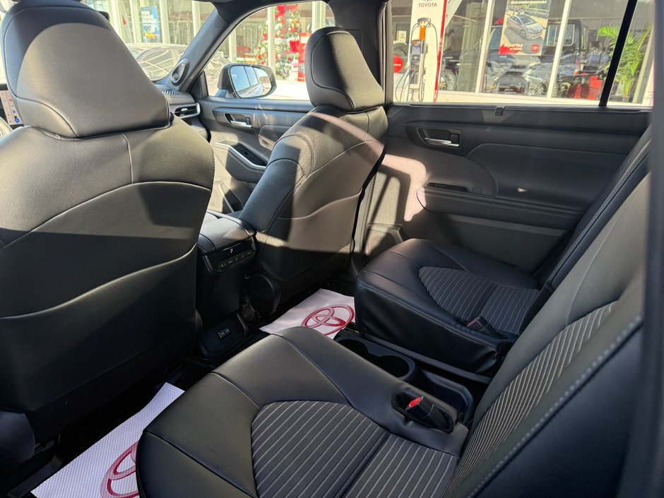 2026 Toyota HIGHLANDER XSE AWD XSE-12