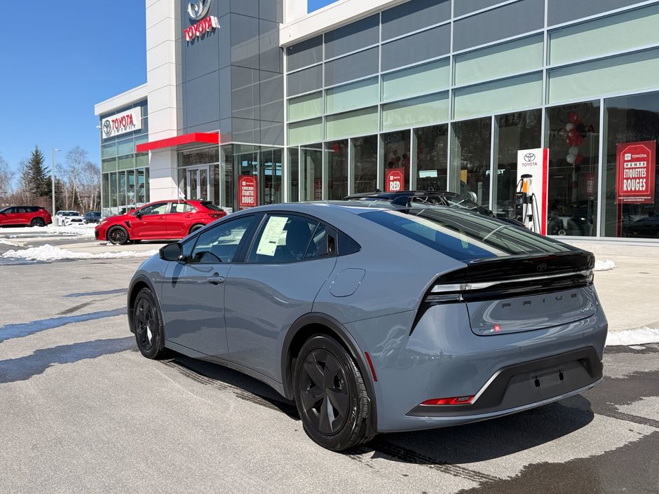 Toyota Prius Plug-in Hybrid STANDARD PACKAGE 2026-2