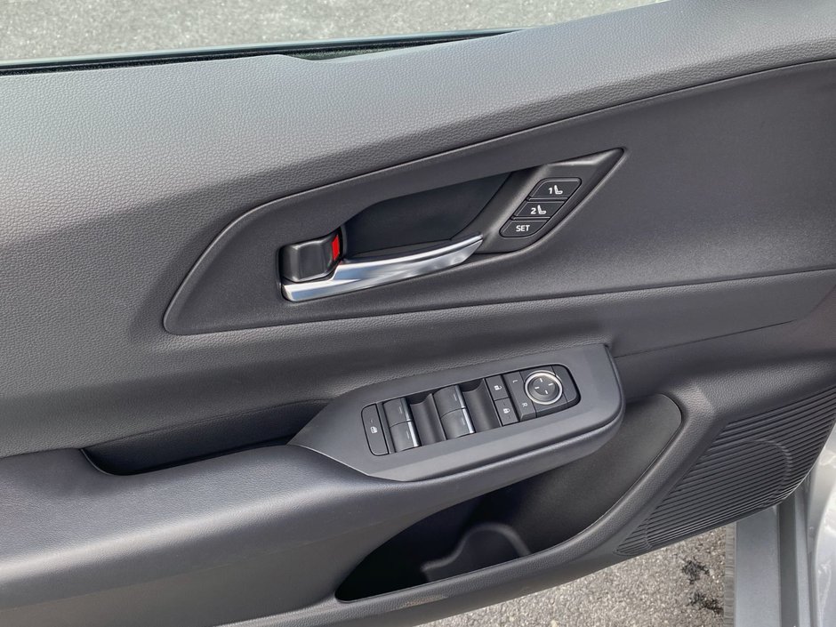 2025 Toyota PRIUS HYBRIDE BRANCHABLE XSE P XSE Premium-9