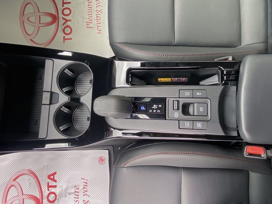 2025 Toyota PRIUS HYBRIDE BRANCHABLE XSE XSE-11