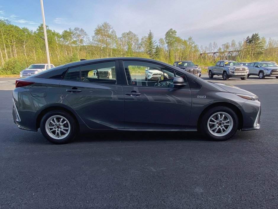 Toyota PRIUS PRIME UPGRADE  2022-3