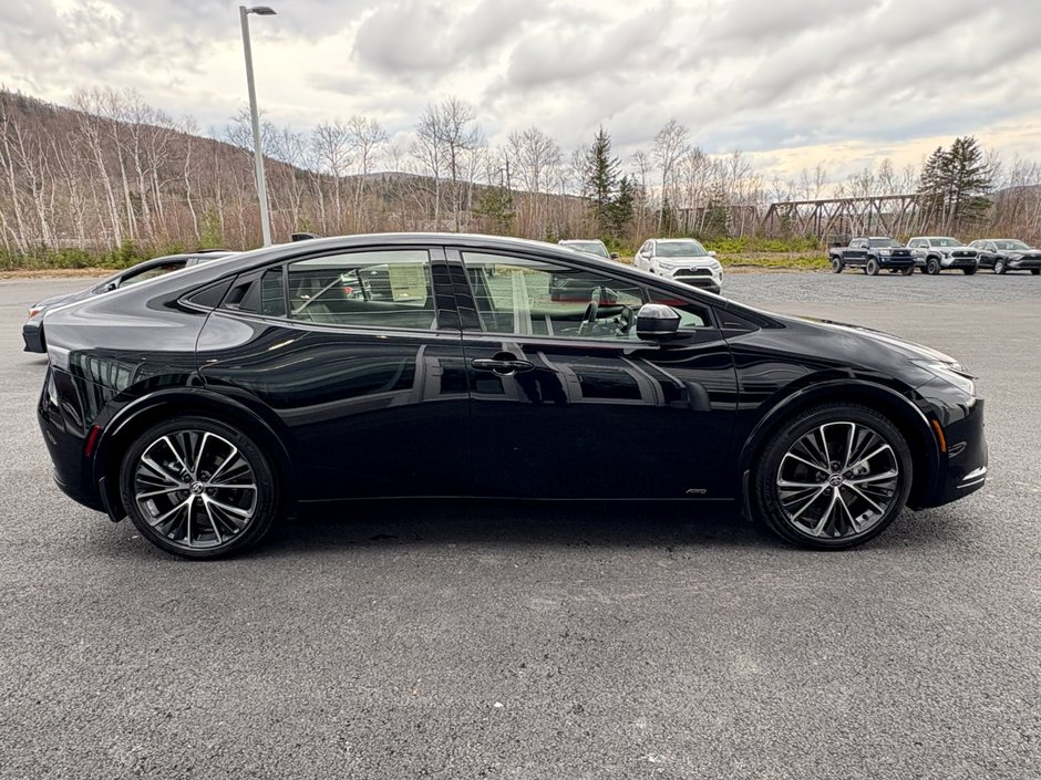 2025 Toyota Prius XLE AWD XLE-3