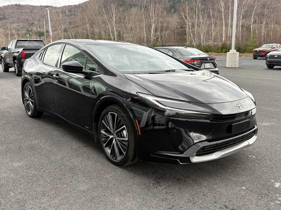 2025 Toyota Prius XLE AWD XLE-2