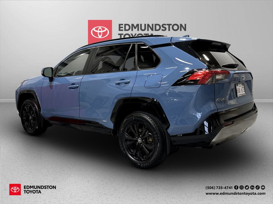 2022 Toyota RAV4 HYBRI Hybrid SE-2