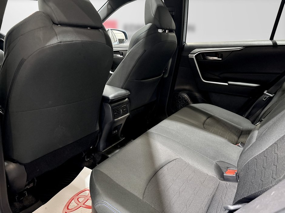 2022 Toyota RAV4 HYBRI Hybrid SE-13