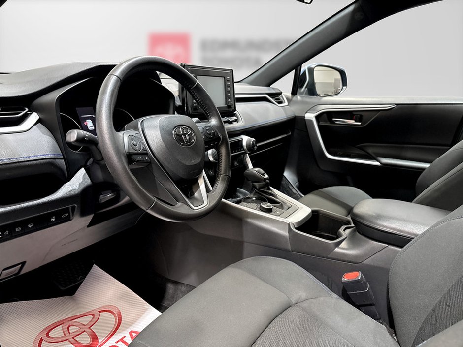 2022 Toyota RAV4 HYBRI Hybrid SE-7