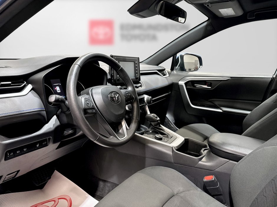 2022 Toyota RAV4 HYBRI Hybrid SE-12