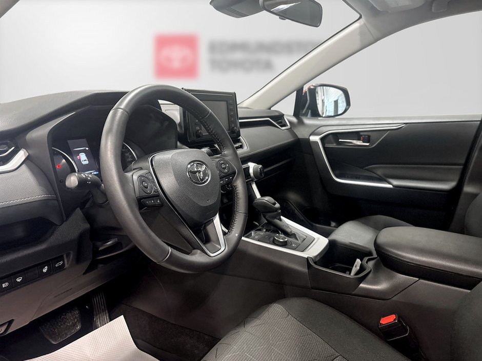2022 Toyota RAV4 HYBRID Hybrid XLE-11
