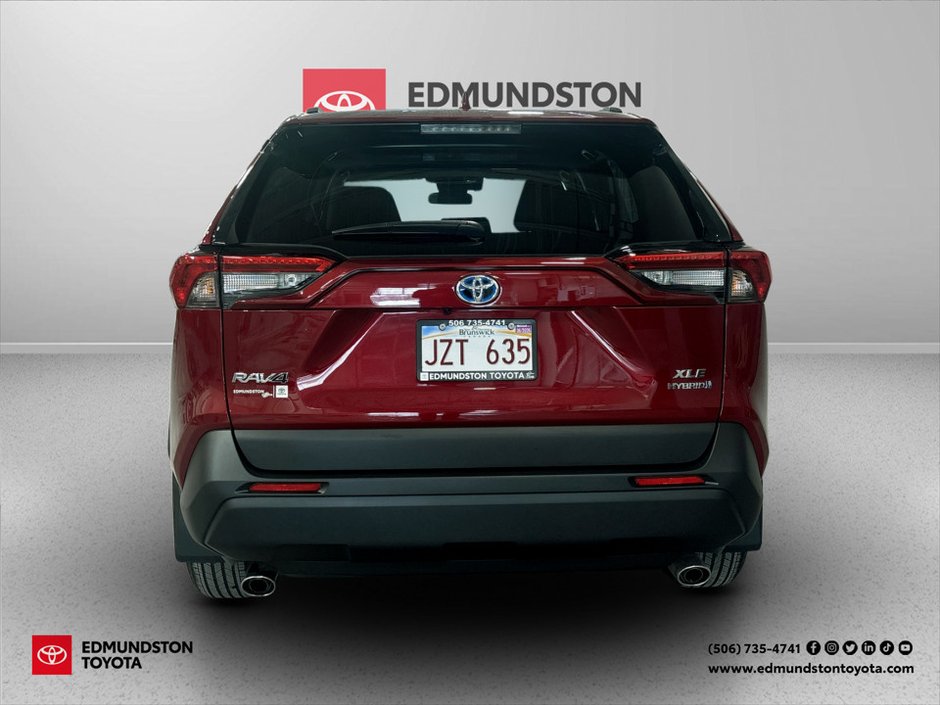 2022 Toyota RAV4 HYBRID Hybrid XLE-3