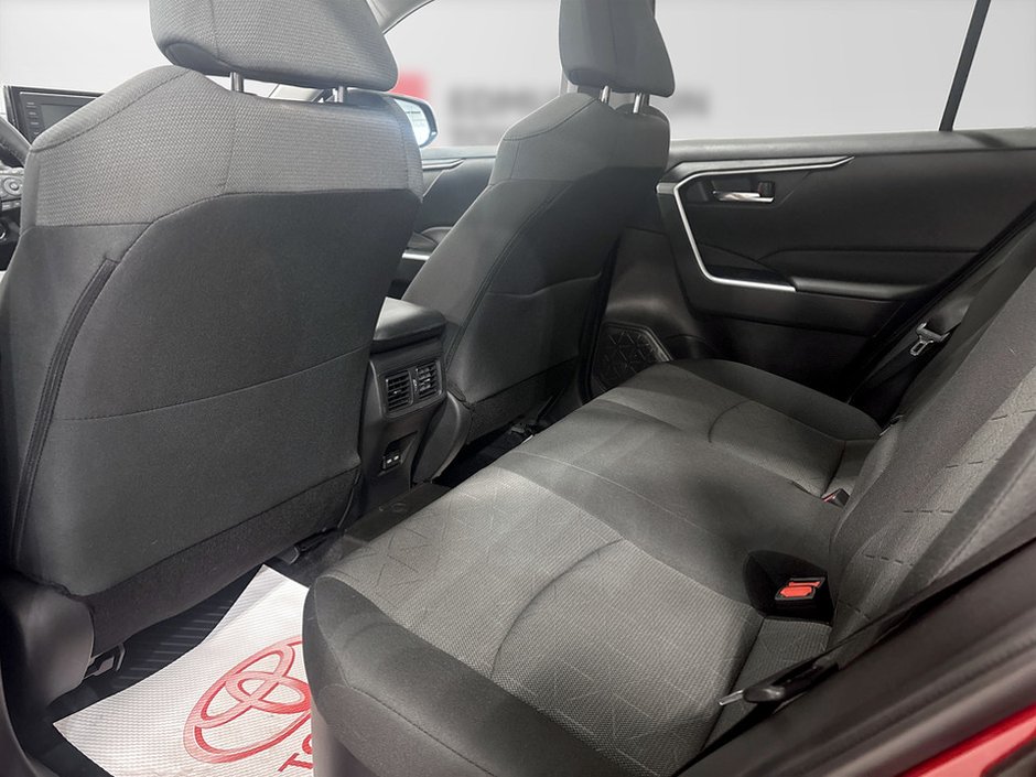 2022 Toyota RAV4 HYBRID Hybrid XLE-12