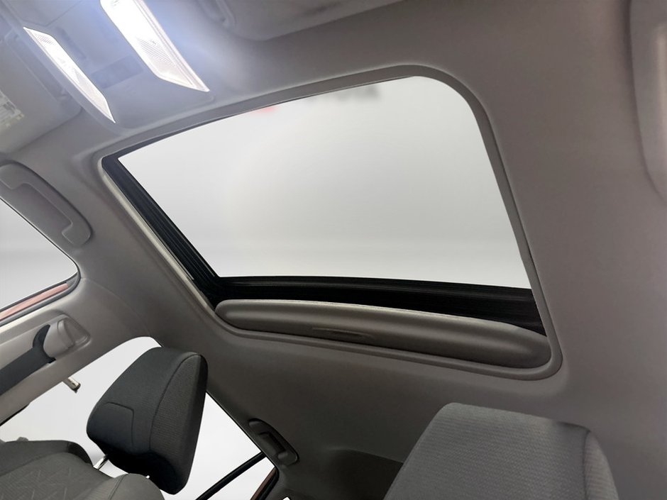 2022 Toyota RAV4 HYBRID Hybrid XLE-8