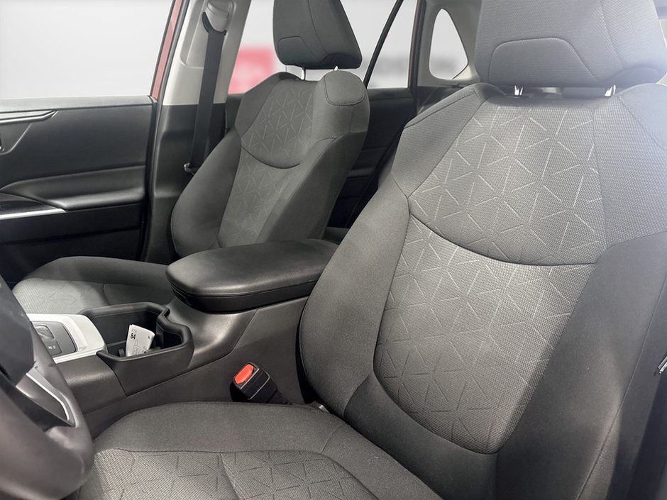 2022 Toyota RAV4 HYBRID Hybrid XLE-7