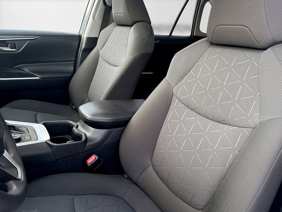 2023 Toyota RAV4 HYBRID Hybrid XLE-7