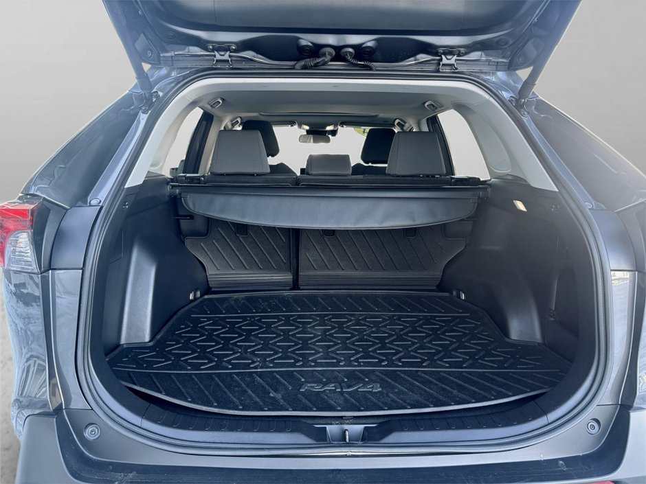 2024 Toyota RAV4 HYBRID Hybrid XLE-13