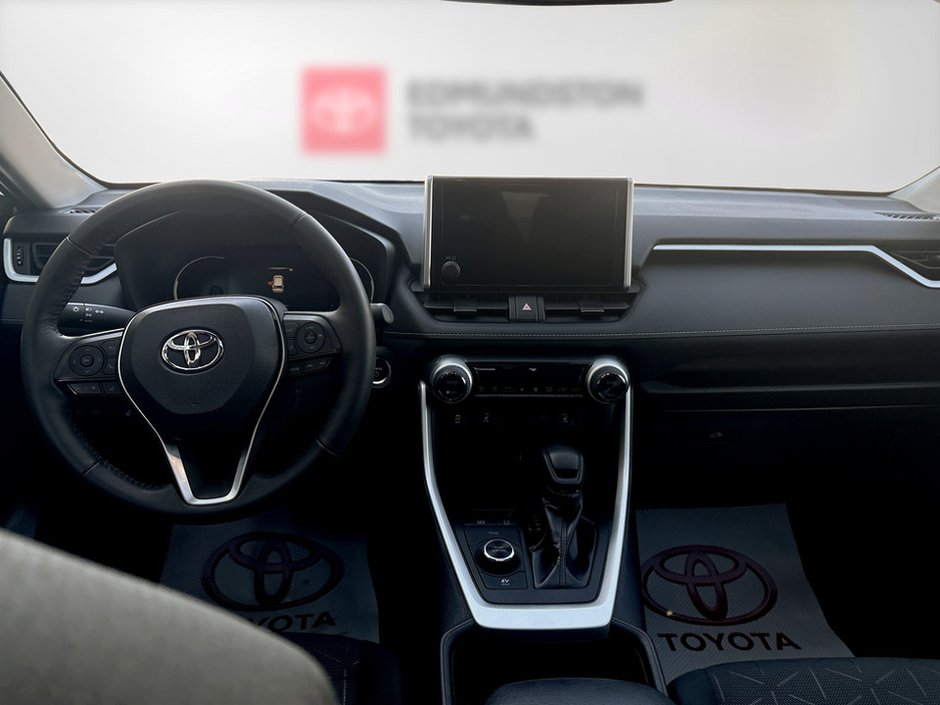 2024 Toyota RAV4 HYBRID Hybrid XLE-8