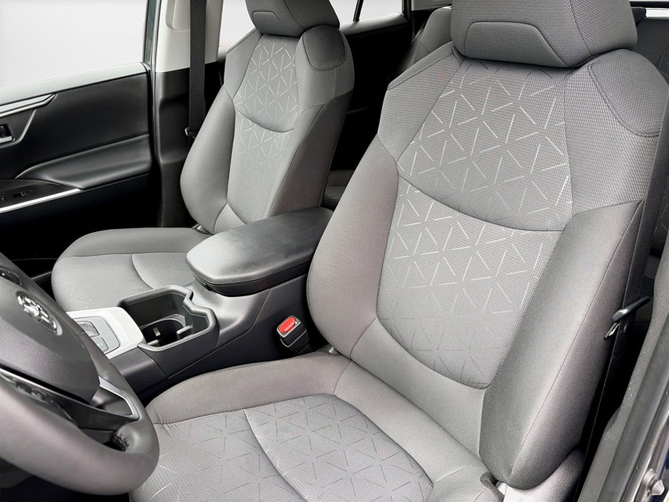 2025 Toyota RAV4 HYBRID Hybrid XLE-8