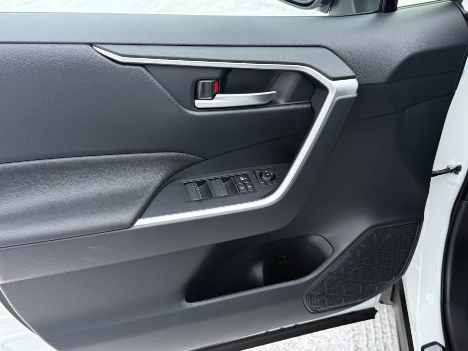 2025 Toyota RAV4 HYBRIDE BRANCHABLE SE AWD SE-9