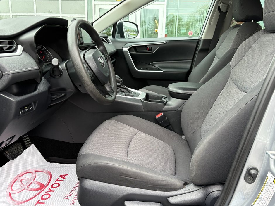 Toyota RAV4 LE AWD LE 2019-10