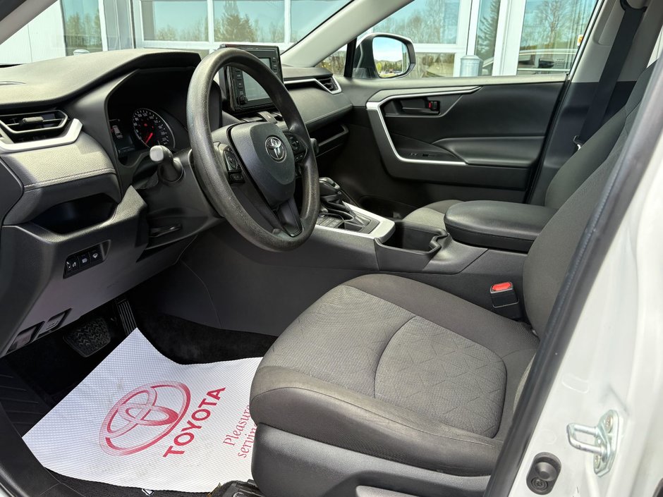 Toyota RAV4 LE AWD LE 2022-13