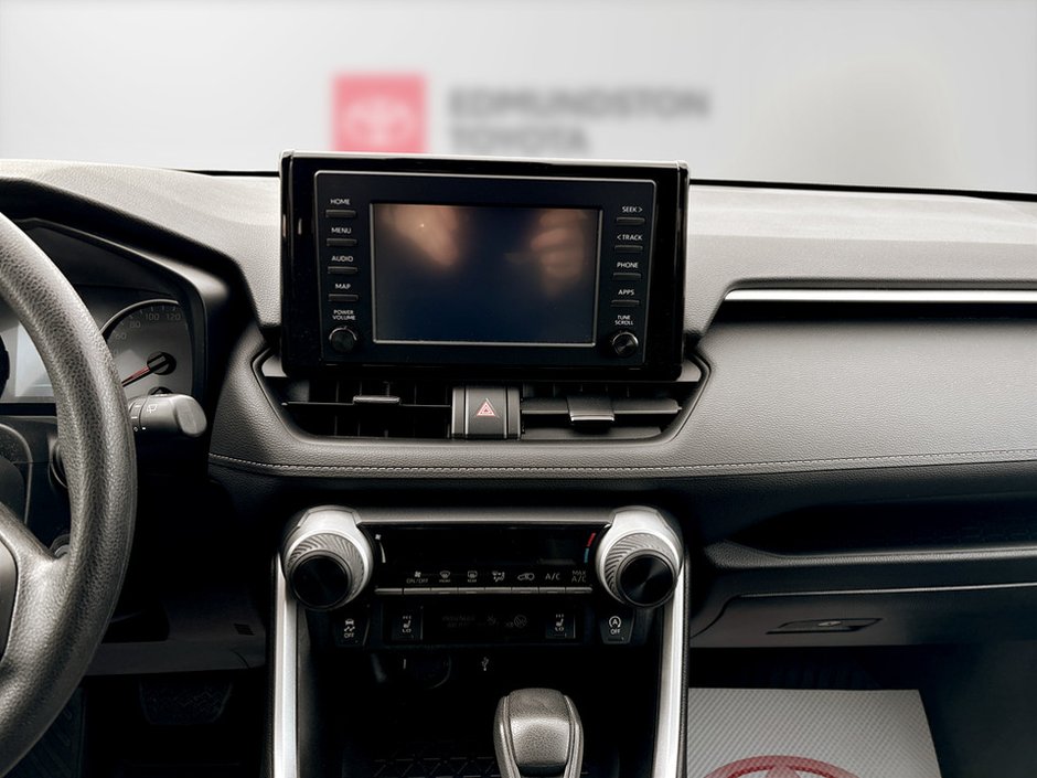 Toyota RAV4 LE LE 2022-9