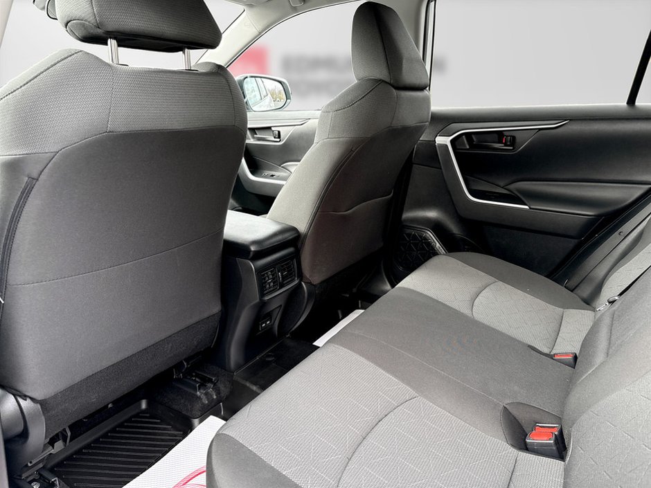 Toyota RAV4 LE LE 2022-12