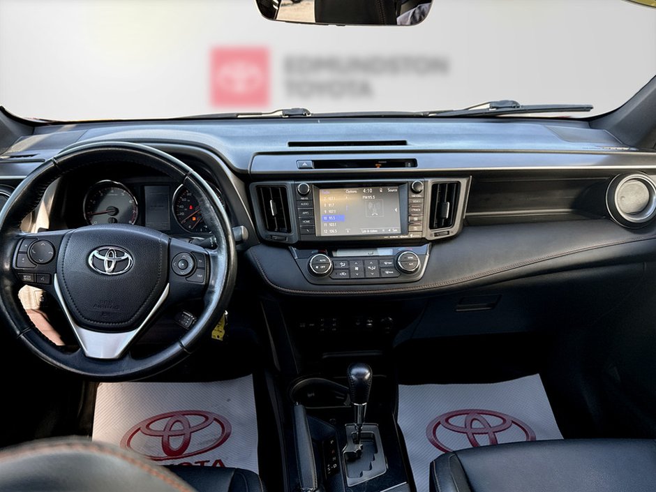 2016 Toyota RAV4 SE-10