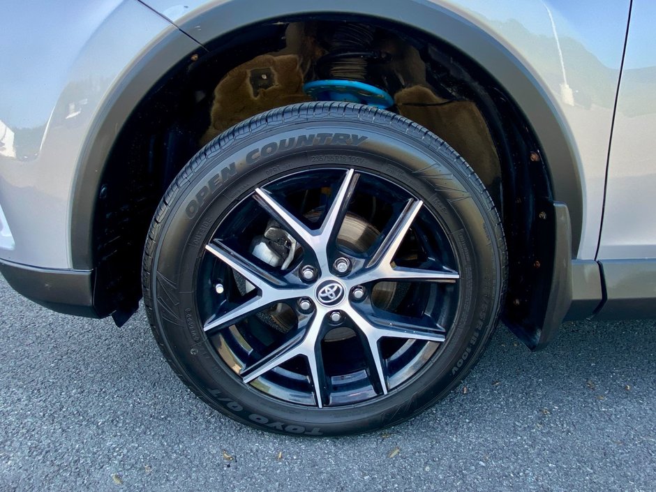 Toyota RAV4 SE SE 2017-7
