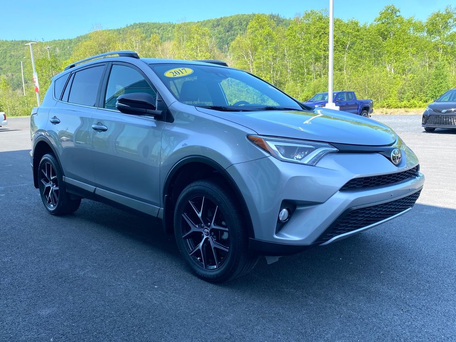 Toyota RAV4 SE SE 2017-2