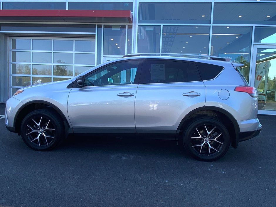 Toyota RAV4 SE SE 2017-6