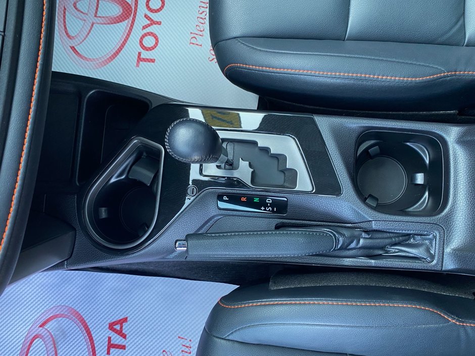 Toyota RAV4 SE SE 2017-10